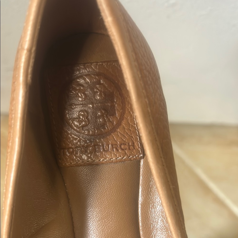 Tory Burch Tan Flats with Gold Embellishment - Picture 7 of 10